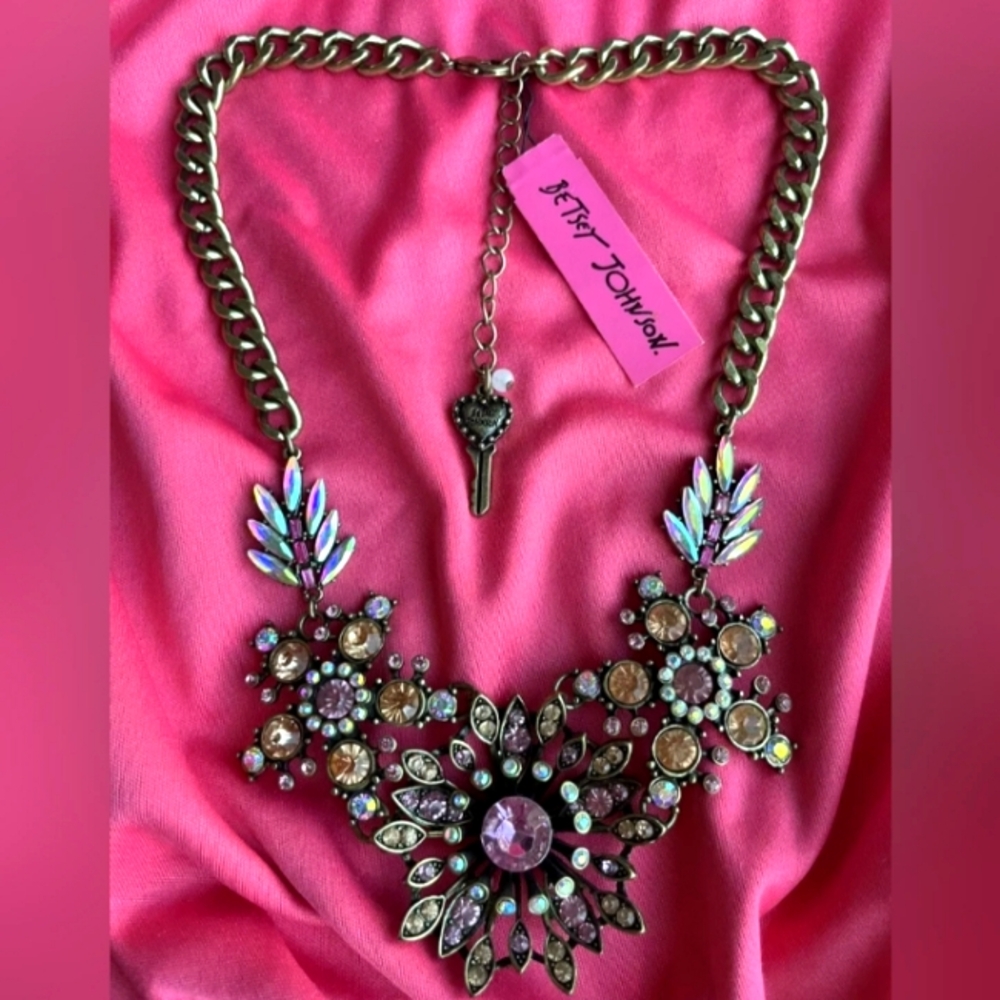 Betsey Johnson Gorgeous Multi Color Crystal Bib Necklace 20” Vintage